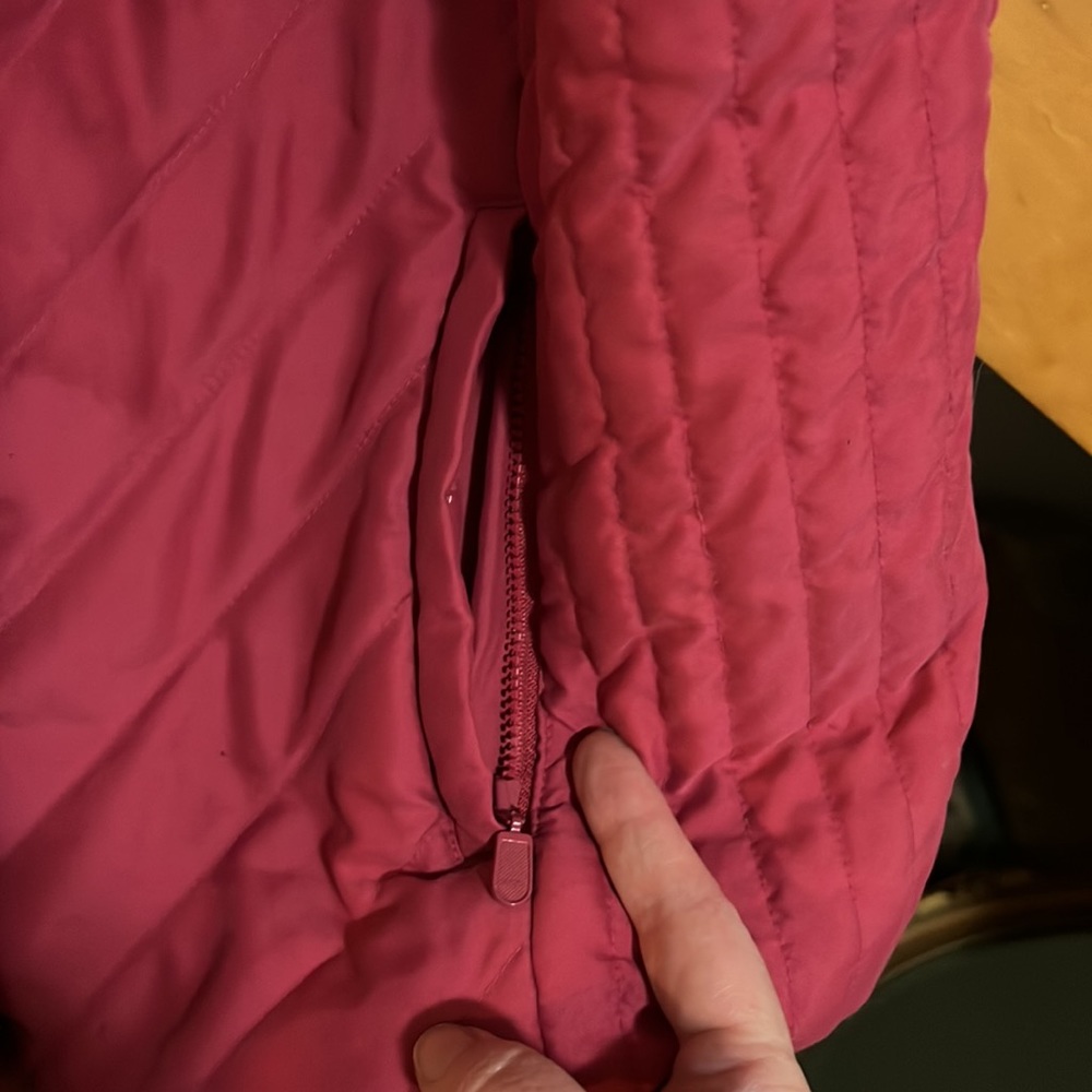 Jones New York Sport Vest - Picture 11 of 13